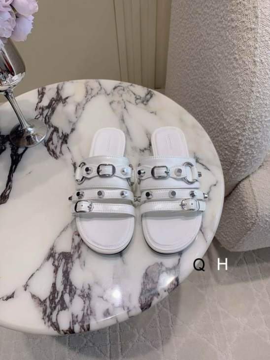 Picture of Balenciaga Slippers _SKUBalenciagasz35-40JX03023405